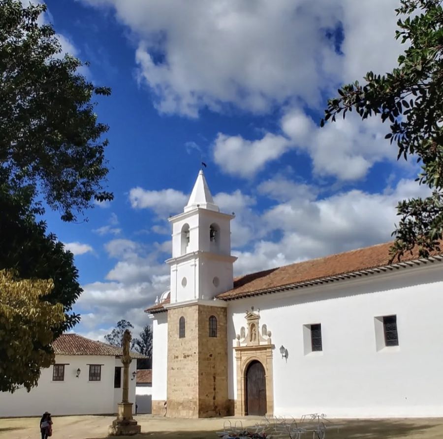 Église coloniale de Villa de Leyva pour un itinéraire Colombie personnalisé