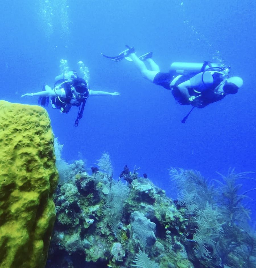Plongée en Colombie pendant un voyage à ne pas trop charger
