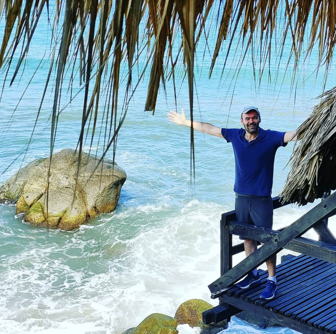 Fabrice Dubesset, Travel Planner Colombie, sur une plage du parc Tayrona